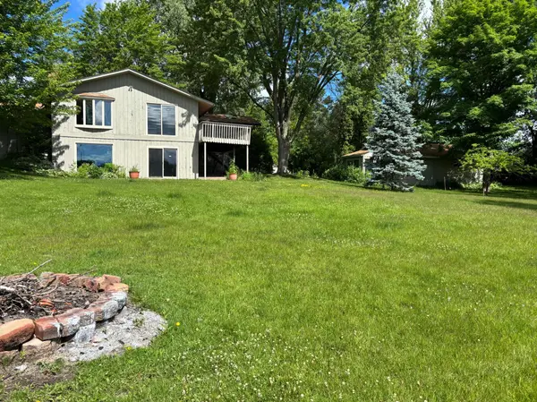 12521 Homestead DR, Hugo, MN 55110