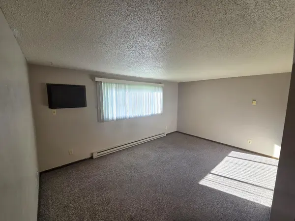 1918 Greenwood ST E, Thief River Falls, MN 56701