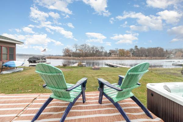 735 Woodland DR SE, Forest Lake, MN 55025