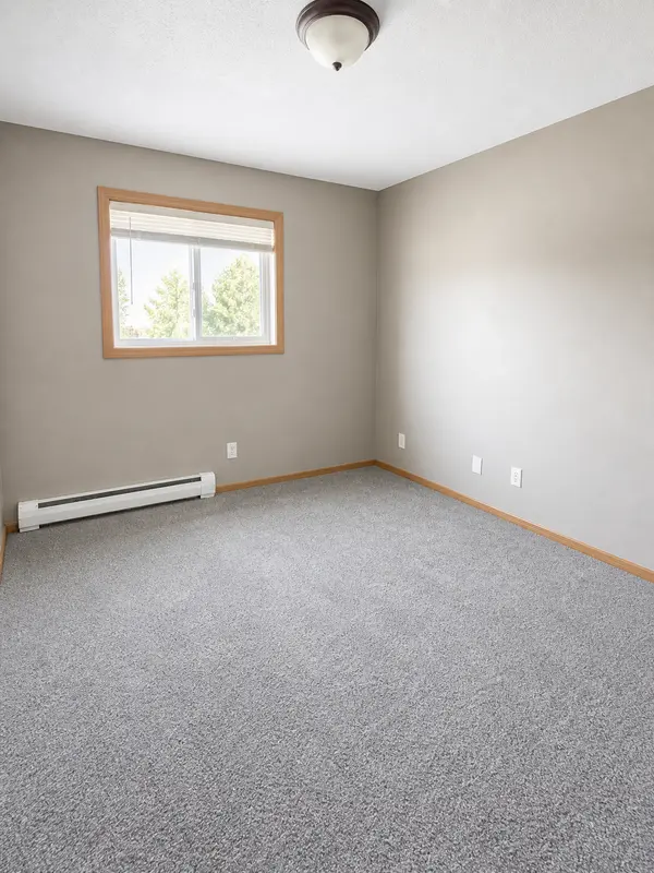 901 Pearl AVE, Marshall, MN 56258