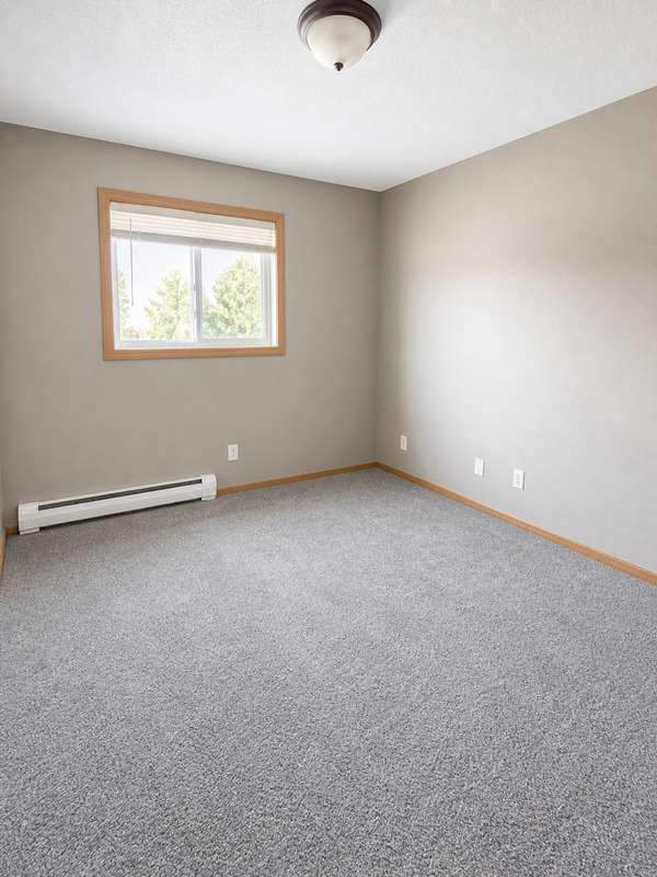 901 Pearl AVE, Marshall, MN 56258