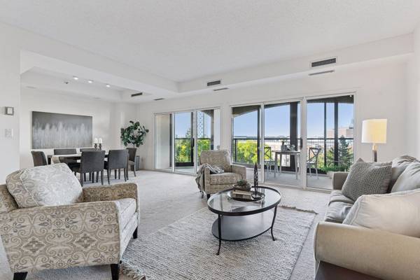 1201 Yale PL #403, Minneapolis, MN 55403