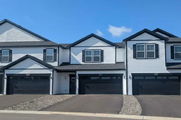 5489 Fall Meadow TRL, North Branch, MN 55056
