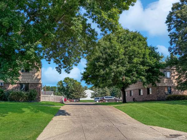 111 & 107 Dorothy ST, Fairmont, MN 56031
