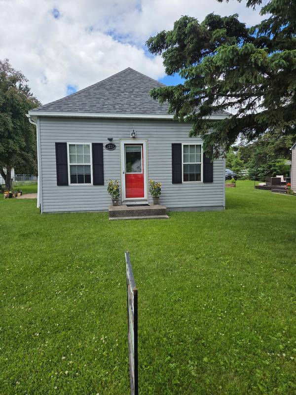 1221 Knight AVE N, Thief River Falls, MN 56701
