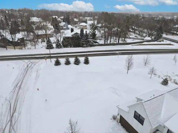 3998 Haven Woods CT, Eagan, MN 55123