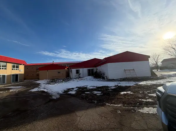 1923 Dover ST, Worthington, MN 56187