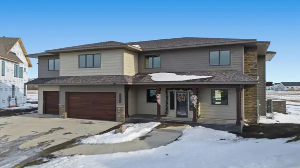 6490 Selkirk DR S, Fargo, ND 58104