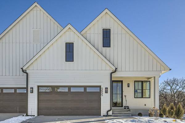 5620 Buffington LN, Excelsior, MN 55331