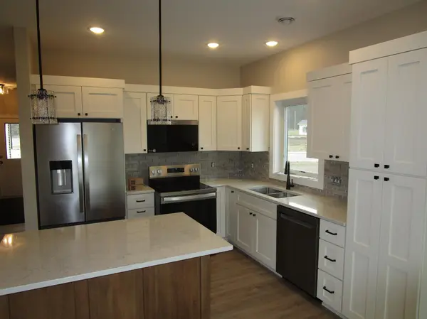 803 3rd AVE NW, Pine Island, MN 55963