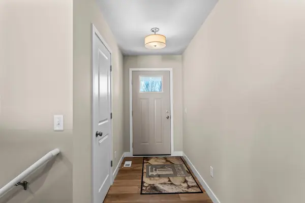 27270 Pete's Hill TRL, Elko New Market, MN 55020
