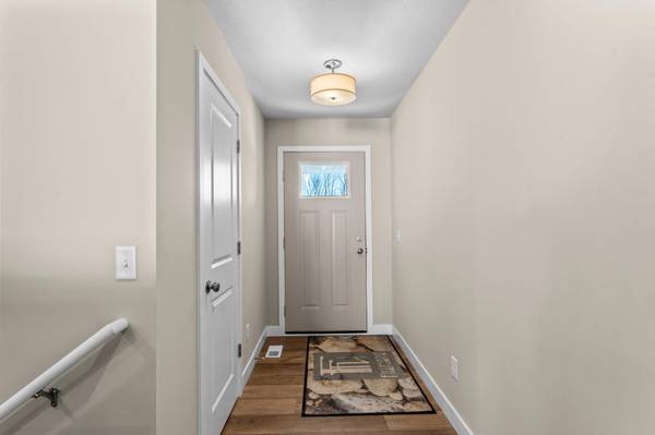 27270 Pete's Hill TRL, Elko New Market, MN 55020