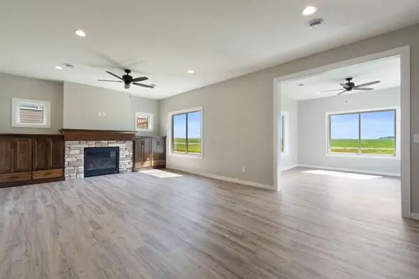 1534 9th AVE SW, Hutchinson, MN 55350