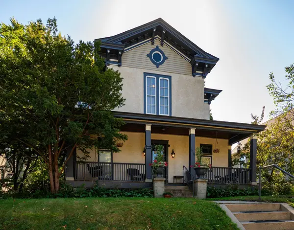 846 Lincoln AVE, Saint Paul, MN 55105
