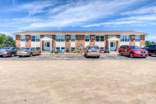 18 NE Schmitz ST, Adams, MN 55909