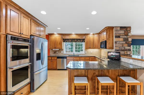 18455 95th PL N, Maple Grove, MN 55311