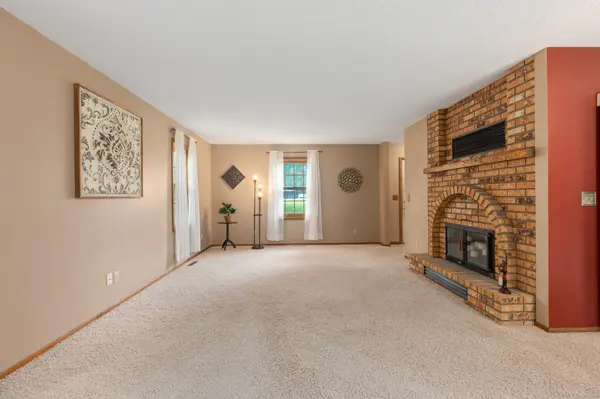 8378 Red Pine CIR, Baxter, MN 56425