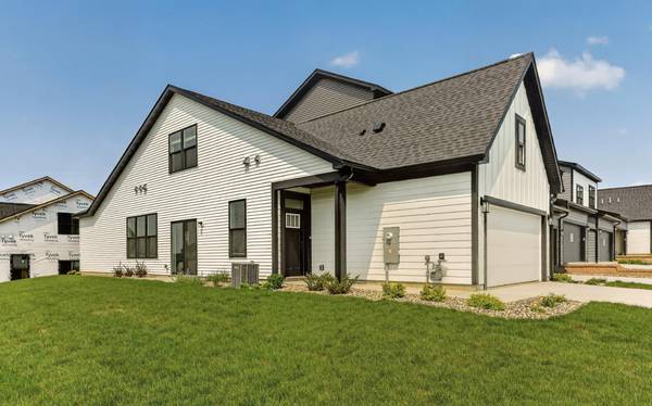 2711 Bentgrass Road NW, Rochester, MN 55901