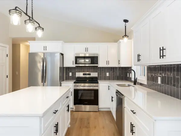 25415 Twin Leaf CIR, Nisswa, MN 56468