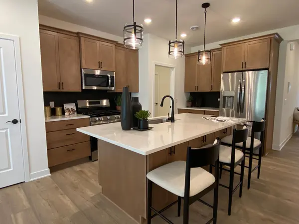 13763 Hollybrook CIR, Apple Valley, MN 55124