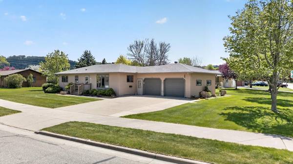 302 Cross ST, Lake City, MN 55041