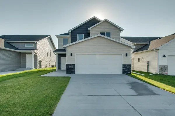 6726 Belding DR S, Fargo, ND 58104