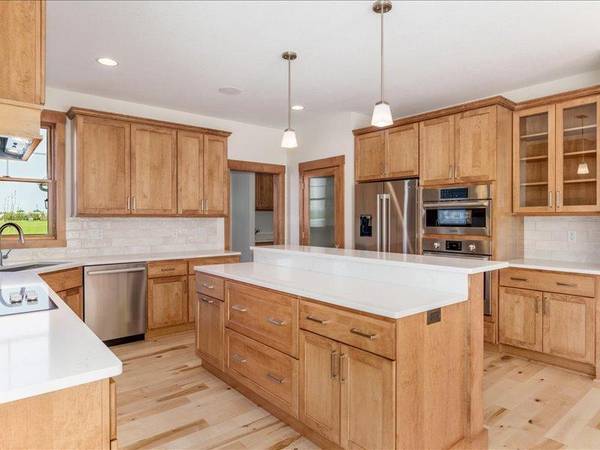 2359 Sydney LN, Hudson, WI 54016
