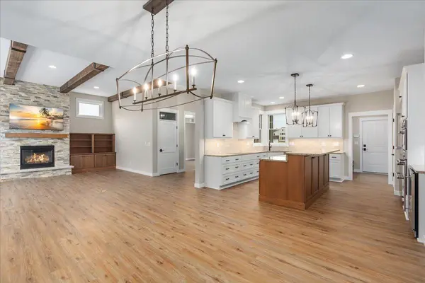 2400 Simply Living LN, Hudson, WI 54016