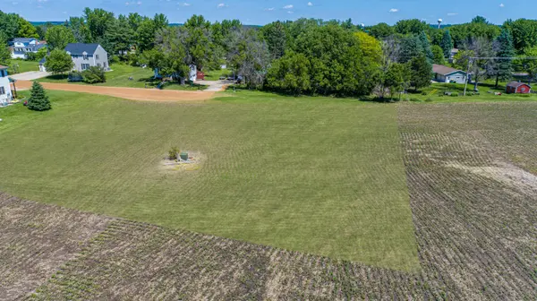 124 Kaukis DR, Le Sueur, MN 56058