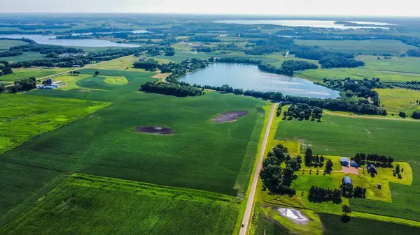 7250 Rutz Lake RD, Waconia, MN 55387