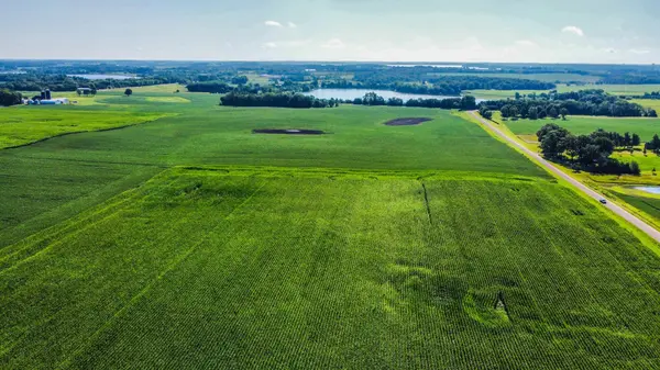 7250 Rutz Lake RD, Waconia, MN 55387