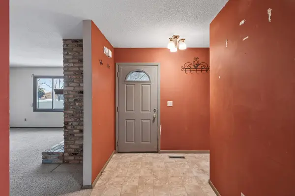 6368 Saint Johns DR, Eden Prairie, MN 55346