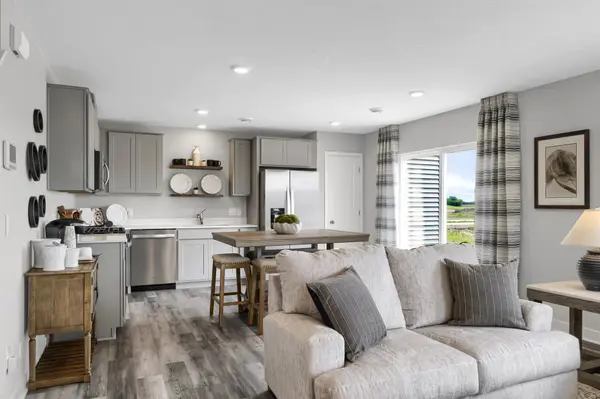 2060 Clearwater TER, Shakopee, MN 55379