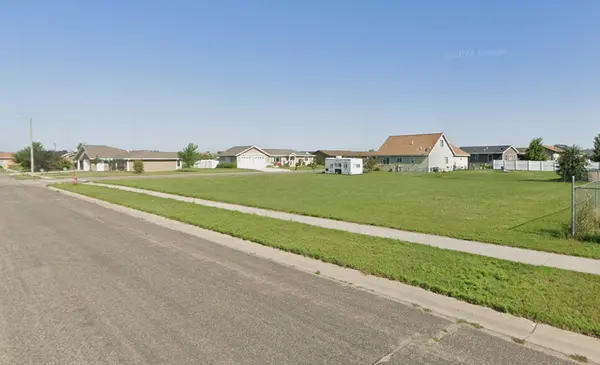 829 9th AVE SW, Perham, MN 56573