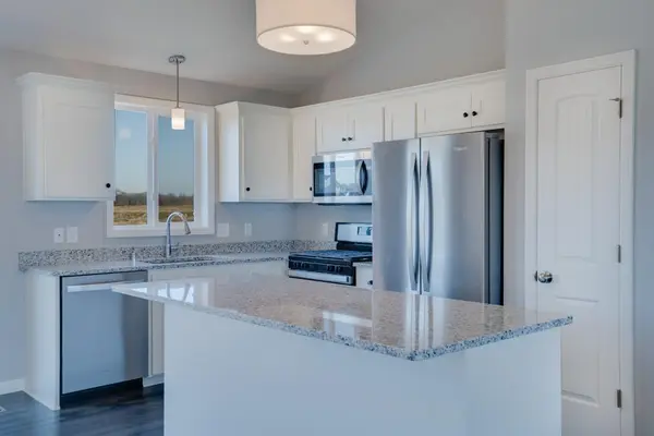 810 Fox River RD, Somerset, WI 54025