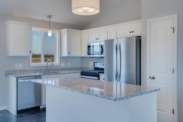 810 Fox River RD, Somerset, WI 54025