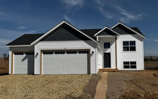 810 Fox River RD, Somerset, WI 54025