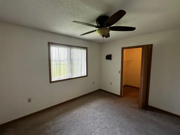 960 Portland ST, Villard, MN 56385