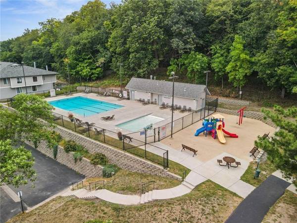 1117 Trailwood S, Hopkins, MN 55343