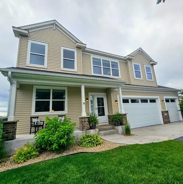 19727 Hazel Nut CT, Lakeville, MN 55044