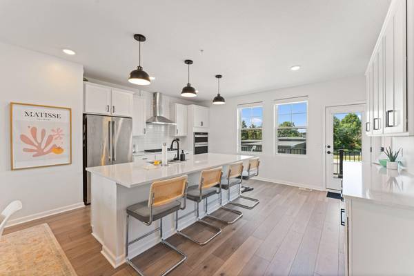 879 Woodlawn AVE #B, Saint Paul, MN 55116