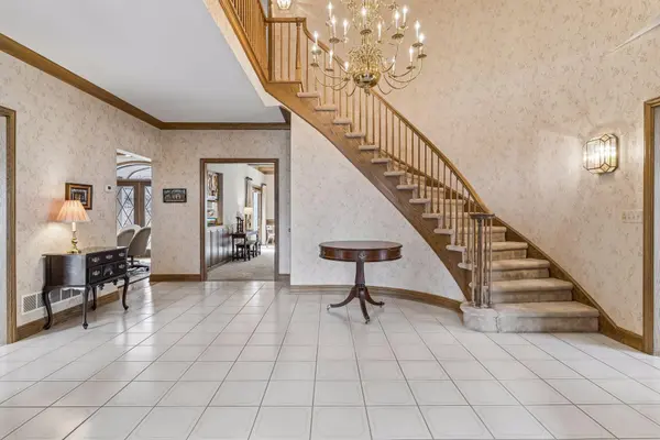 1337 Woodland DR SW, Rochester, MN 55902
