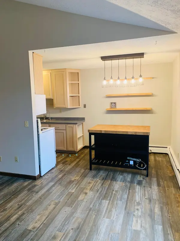 932 Westbrooke WAY #8, Hopkins, MN 55343