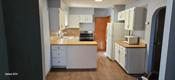 384 5th ST SW, Wells, MN 56097