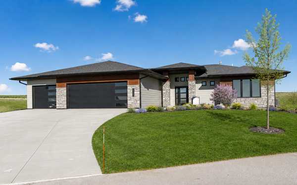 6653 Morgan DR NW, Byron, MN 55920