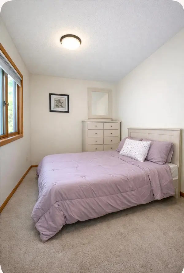 301 Aster DR, Northfield, MN 55057