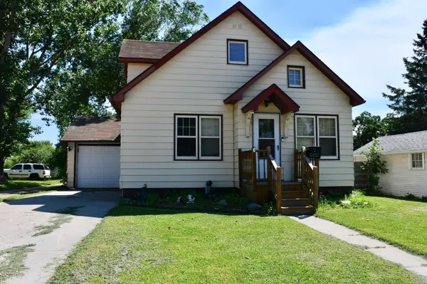 216 6th ST W, Thief River Falls, MN 56701