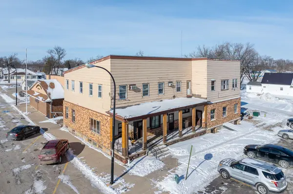 10 1st AVE NW, Wells, MN 56097