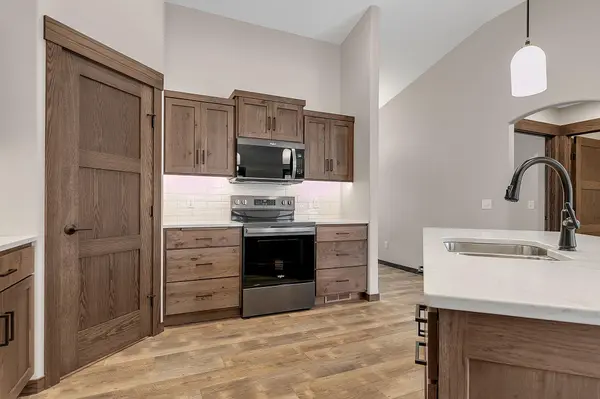 611 Brookwood LN, Saint Cloud, MN 56303