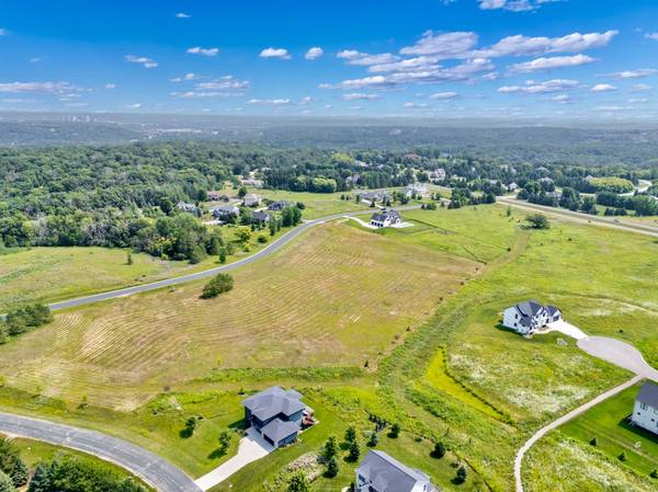 3976 Mayo Woodlands RD SW, Rochester, MN 55902